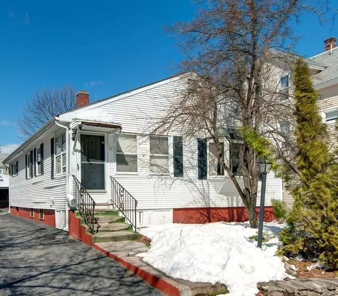 6 Ferdinand St, Worcester, MA 01603