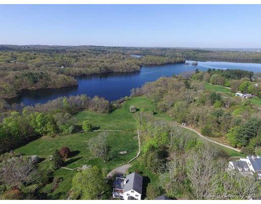 1048 Great Pond Rd, North Andover, MA 01845