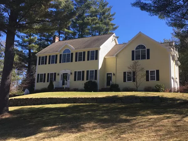 30 Blackberry Hill Rd, Wrentham, MA 02093