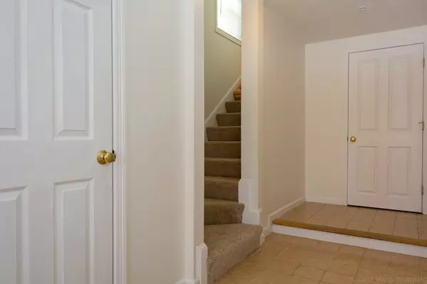 Grafton, MA 01560,1 Buttercup Ln #1