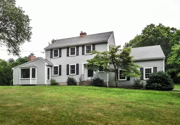 2 Maple Lane, Dover, MA 02030