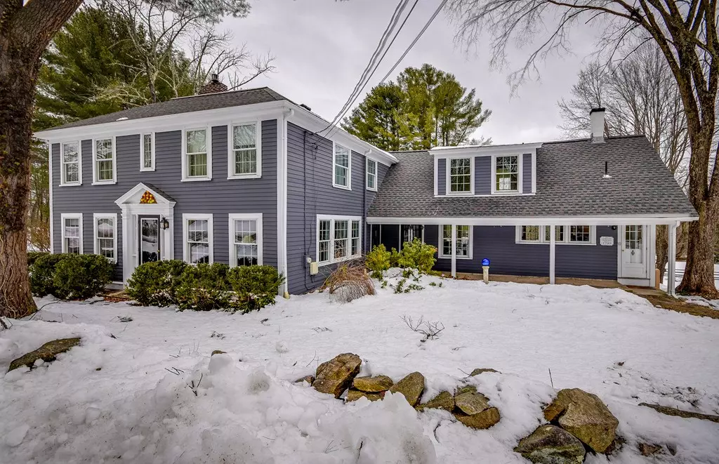 Sherborn, MA 01770,10 Curve St