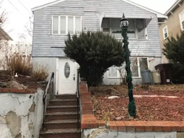 111 Arnold St, Revere, MA 02151