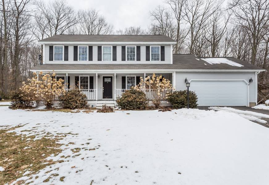 556 Woodland Way, Russell, MA 01071