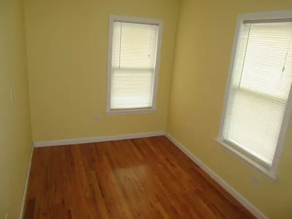 Northbridge, MA 01588,38 D St #38