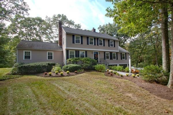 2 Meredith Path, Natick, MA 01760