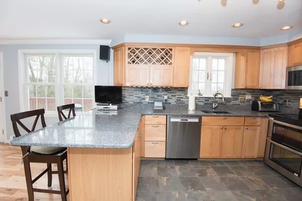 Sturbridge, MA 01566,112 Mashapaug Rd