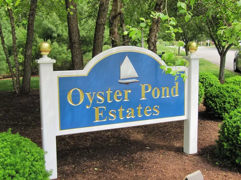 2 Oyster Pond Rd, Harwich, MA 02645