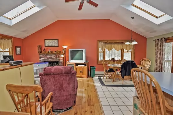 Millville, MA 01529,13 Hickory Rd