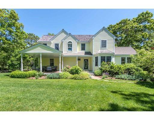 20 Bayes Hill Road, Oak Bluffs, MA 02557