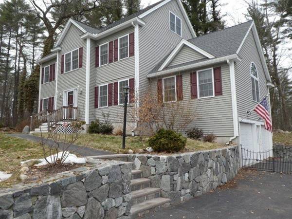 415 Pelham Rd, Dracut, MA 01826