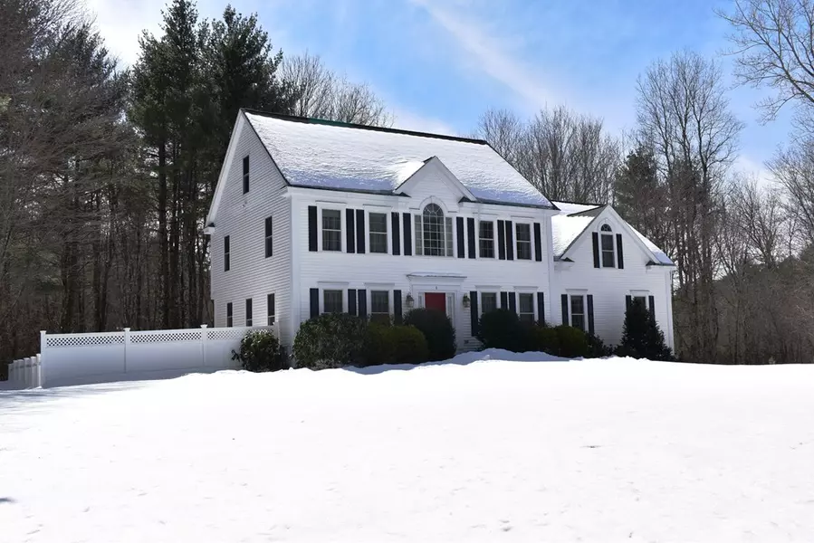 8 Harbor Street, Pepperell, MA 01463