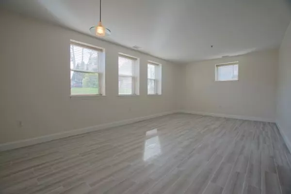 Lynn, MA 01902,15 Parrott #02