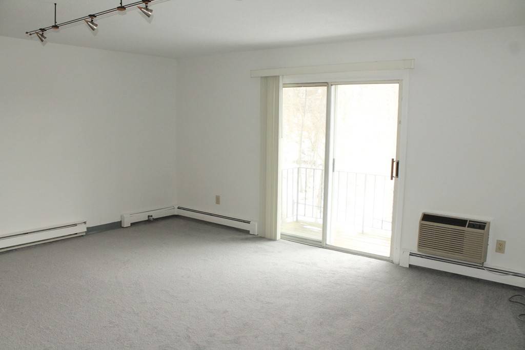 Plymouth, MA 02360,5 Chapel Hill Dr #8