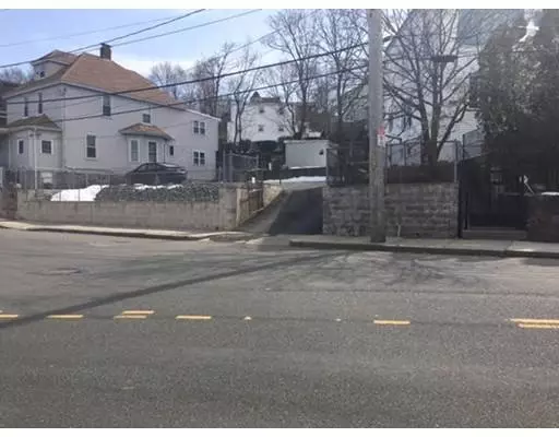 18 Crestway Rd, Boston, MA 02128