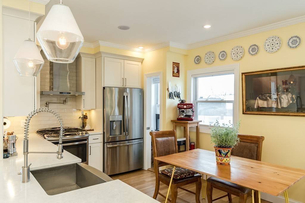 Brookline, MA 02445,13 Linden St #6