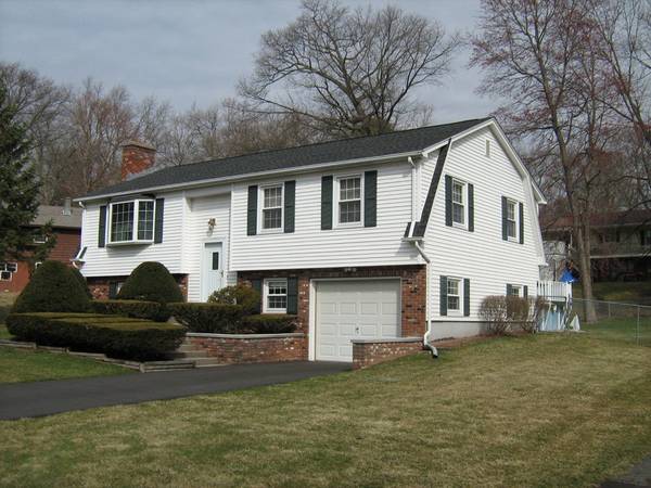 147 Albert St, West Springfield, MA 01089