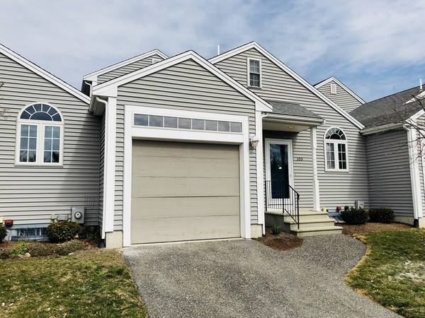 305 Village Ln #305, Bellingham, MA 02019