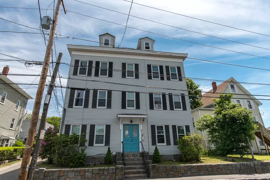 67 Friend St #4, Gloucester, MA 01930