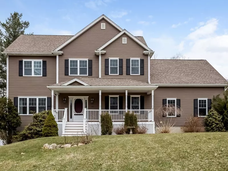 100 Oak Hill Ave, Wrentham, MA 02093