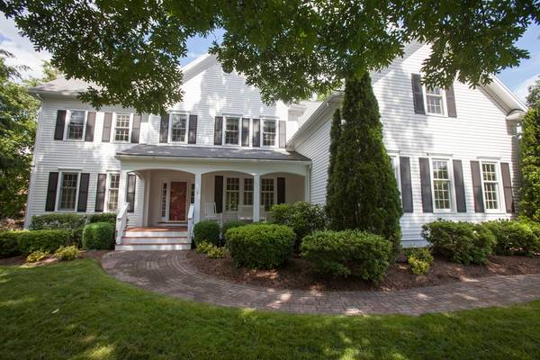 2 Woodbury Ln, Natick, MA 01760