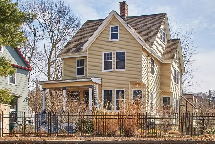 924 Watertown Street, Newton, MA 02465