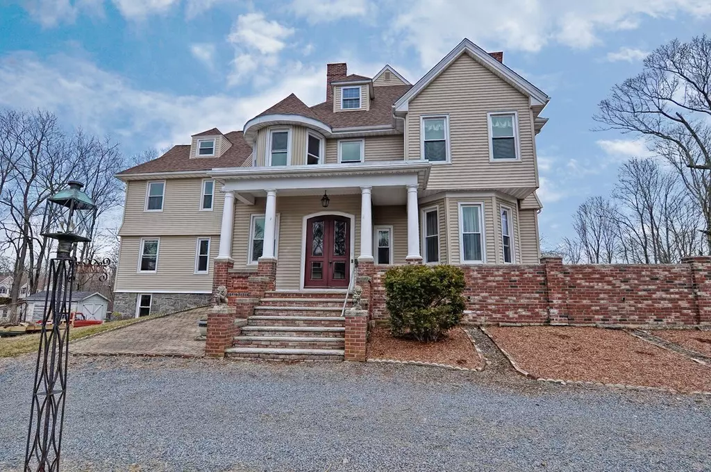 Taunton, MA 02780,9 Rockland Street