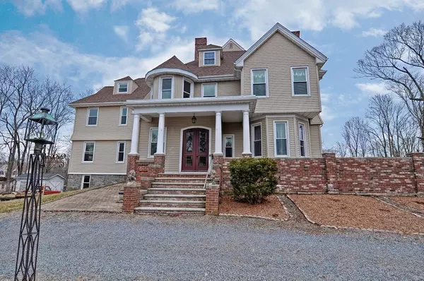 9 Rockland Street, Taunton, MA 02780