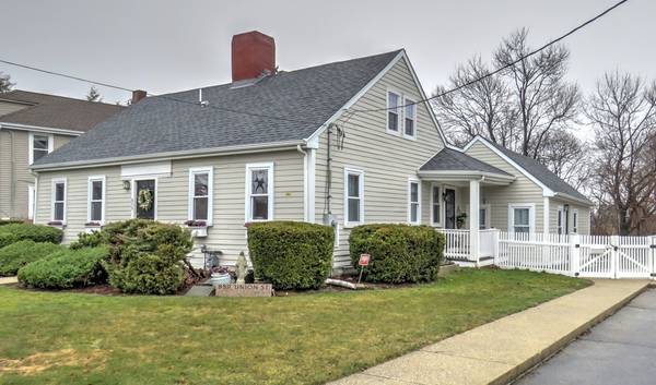 859 Union St, Rockland, MA 02370