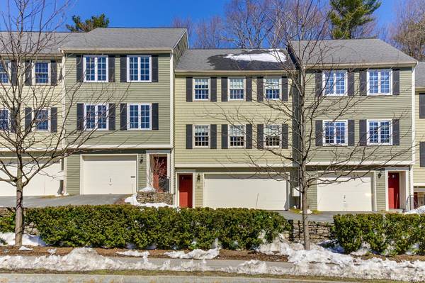 60 Linden Street #60, Wellesley, MA 02482