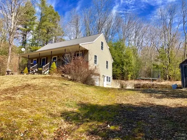 2 Big Tree Ln, Holland, MA 01521