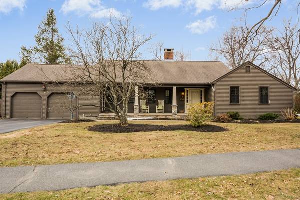 29 Hunter Cir, Shrewsbury, MA 01545