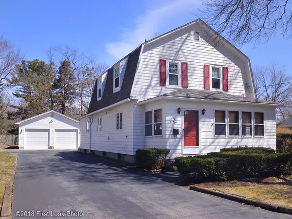 43 Lamson Rd, Barrington, RI 02806