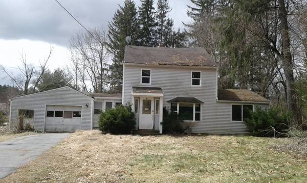 149 Charlton St, Oxford, MA 01540