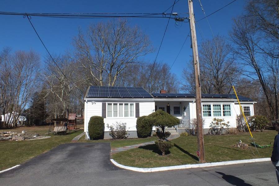 95 Lorraine Ave, Somerset, MA 02726