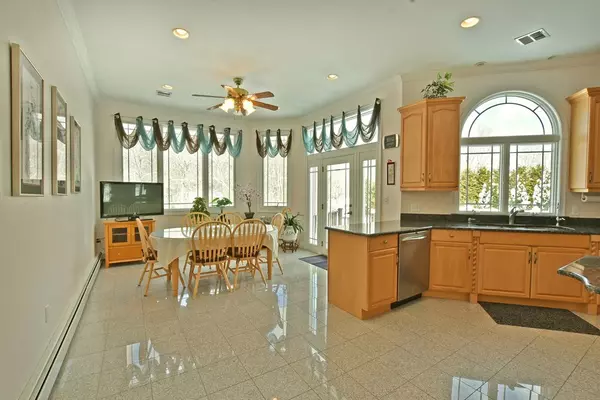 Seekonk, MA 02771,19 Letendre Rd