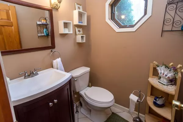 Westhampton, MA 01027,12 Loudville Rd