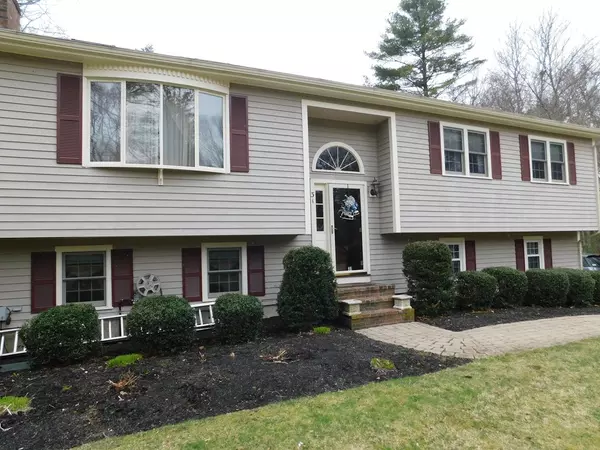 31 Dean St, Norton, MA 02766