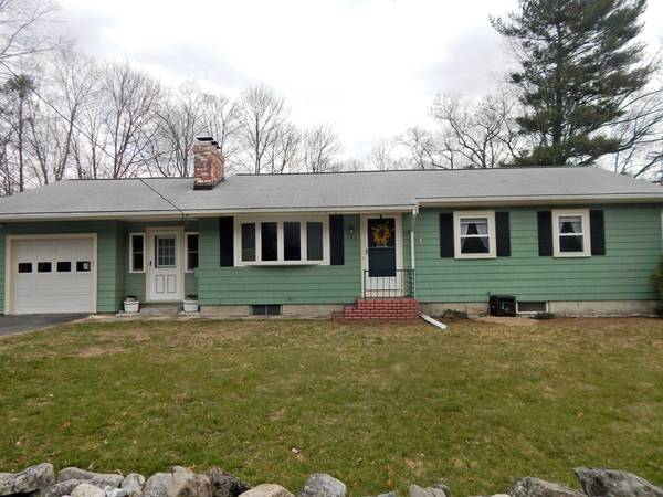 160 W Bacon St, Plainville, MA 02762