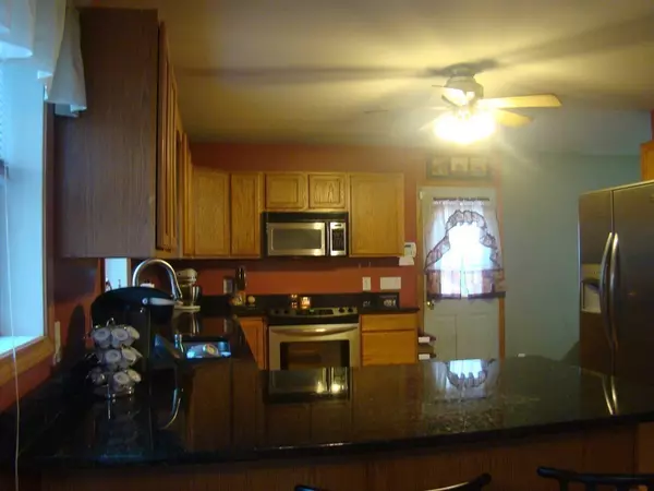 Dartmouth, MA 02748,126 Slades Corner Rd