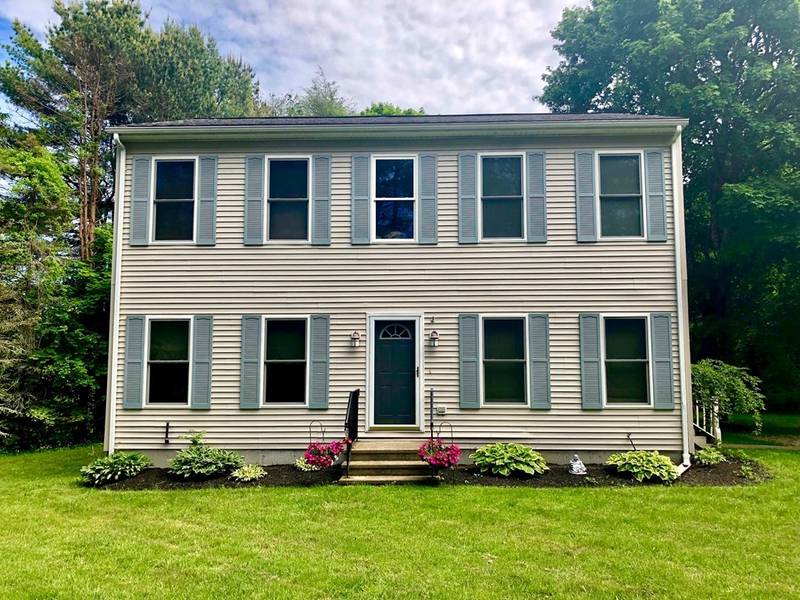 126 Slades Corner Rd, Dartmouth, MA 02748