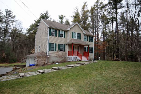 275 Princess Kate Cir, Taunton, MA 02780