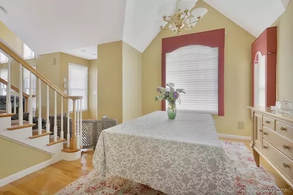 North Andover, MA 01845,174 Weyland Cir