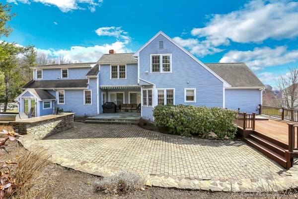 North Andover, MA 01845,174 Weyland Cir