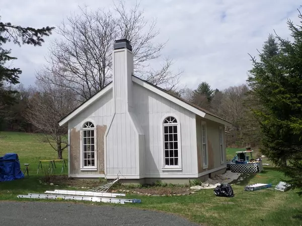 Plainfield, MA 01070,4 Vining St