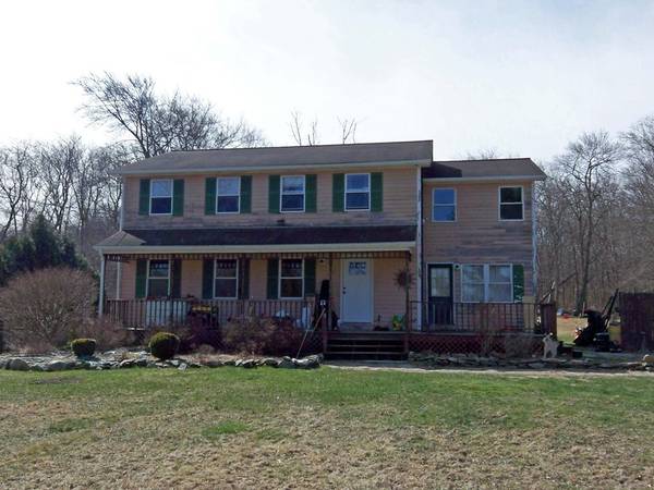 71 Narrows Rd, Freetown, MA 02702