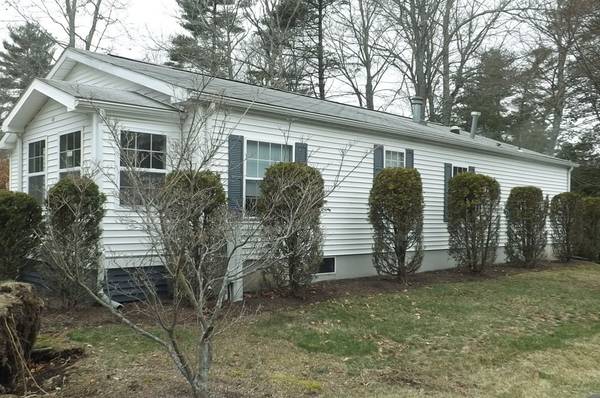 Middleboro, MA 02346,408 Oak Point Drive