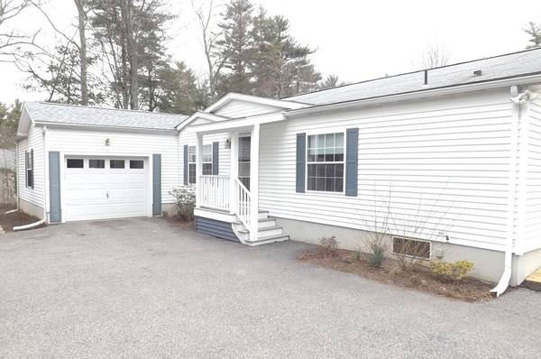 Middleboro, MA 02346,408 Oak Point Drive