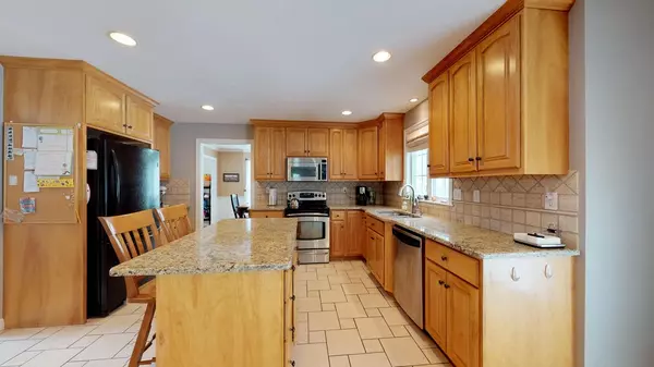 Millis, MA 02054,12 Granite Drive