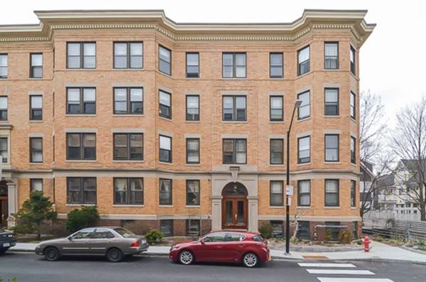 8 Newport Rd #6, Cambridge, MA 02140